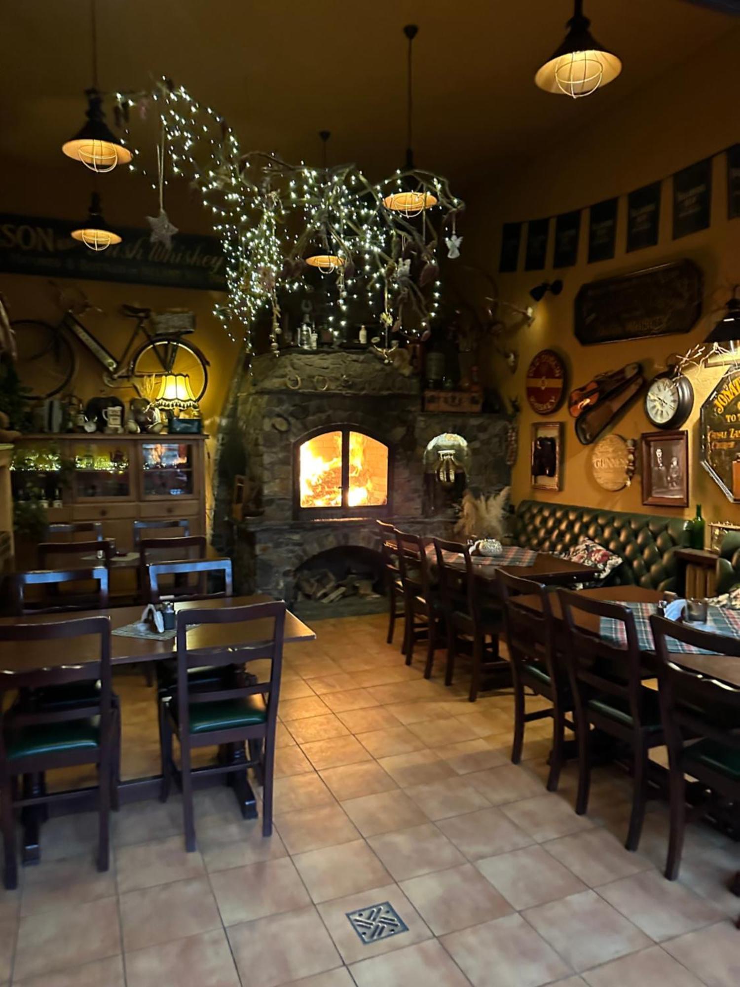 Shoemaker Irish Pub & Accommodation Kielce Eksteriør billede