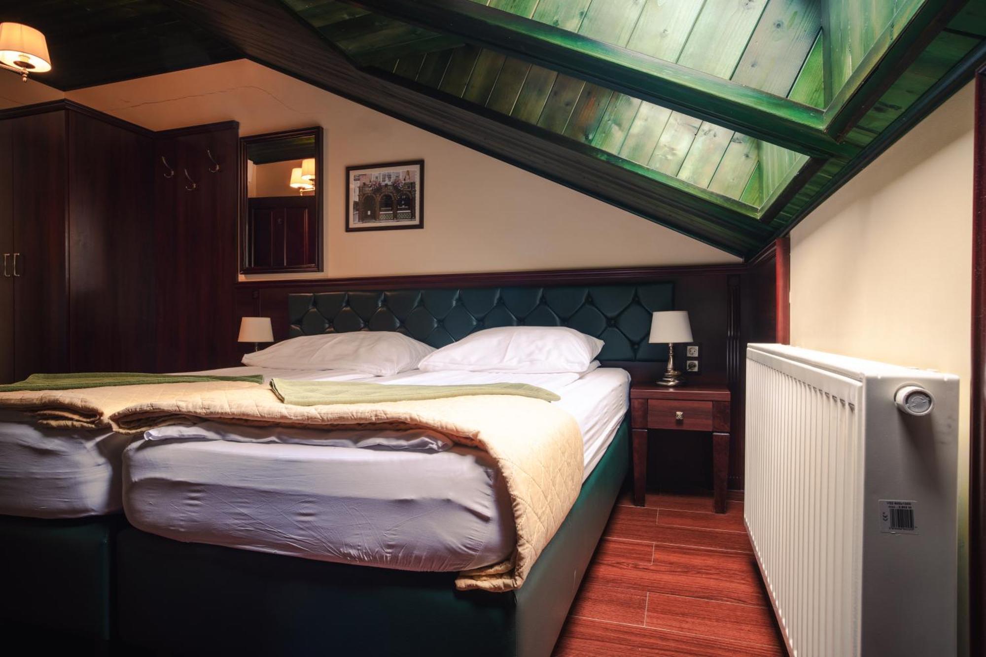 Shoemaker Irish Pub & Accommodation Kielce Eksteriør billede