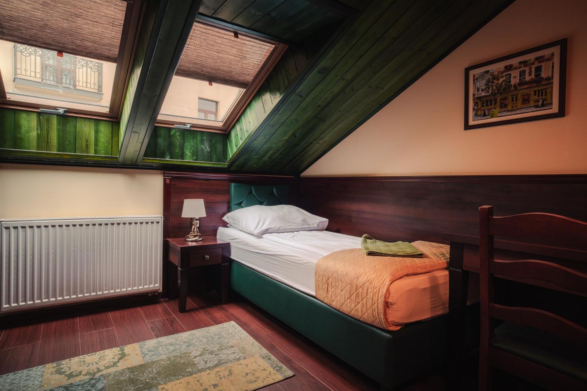 Shoemaker Irish Pub & Accommodation Kielce Eksteriør billede