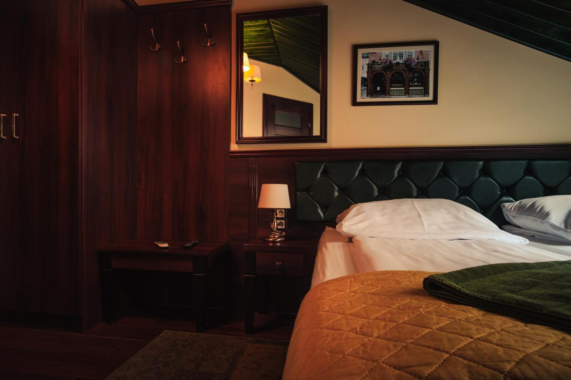 Shoemaker Irish Pub & Accommodation Kielce Eksteriør billede