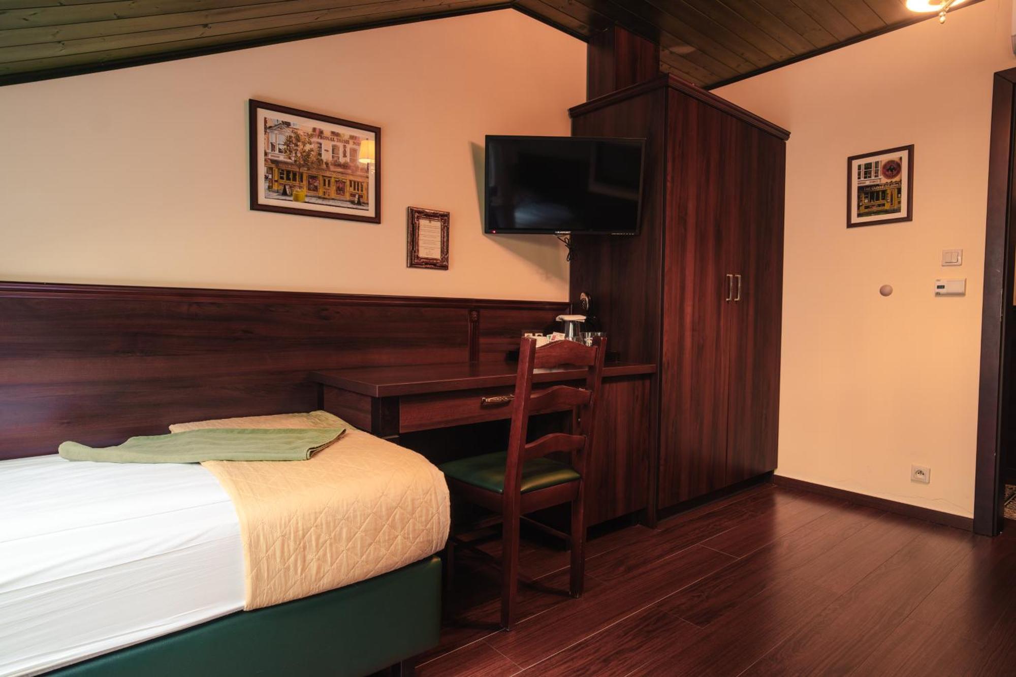 Shoemaker Irish Pub & Accommodation Kielce Eksteriør billede